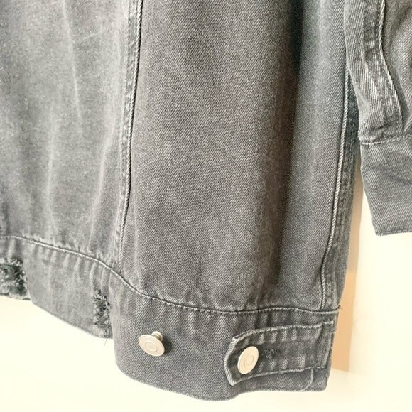 Love Tree Denim Black Oversized Distressed Jean Jacket Small - Picture 10 of 13